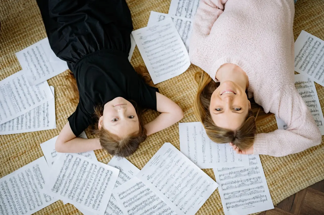 SMS-y, Messenger czy kalendarz? Jak korepetytorzy najczęściej umawiają zajęcia (i dlaczego to nie działa)